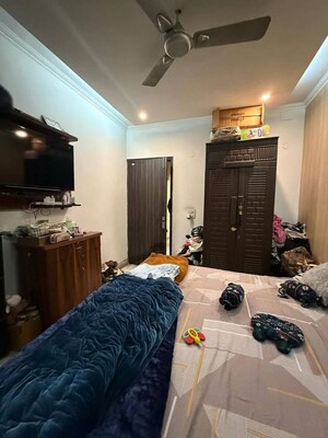 Bedroom in 3 BHK Builder Floor at Kailash Hills – for Rent