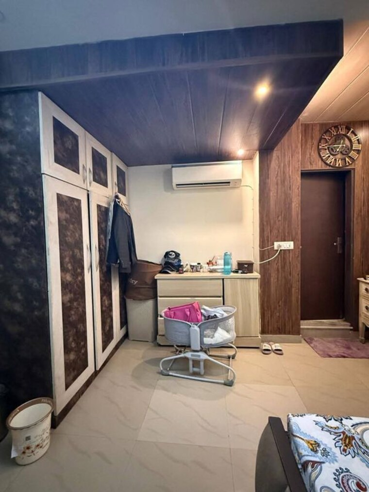  Parking, kailash hills 3 Bedroom 1600 Sq.Ft. Builder Floor In Kailash Hills Delhi 10337848