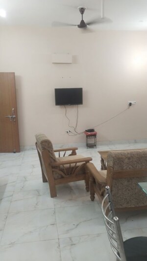 Living Room in 2 BHK Builder Floor at Gomti Nagar – for Rent