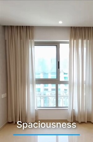 Room in 2 BHK Apartment at Hiranandani Highland, Powai – for Sale