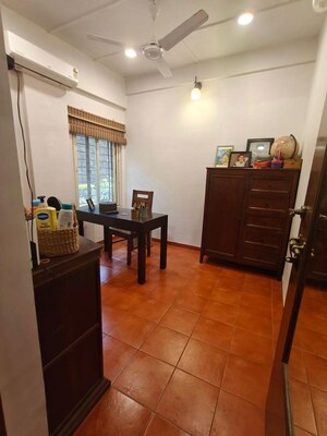 Bedroom in 3 BHK Villa at Chembur – for Rent