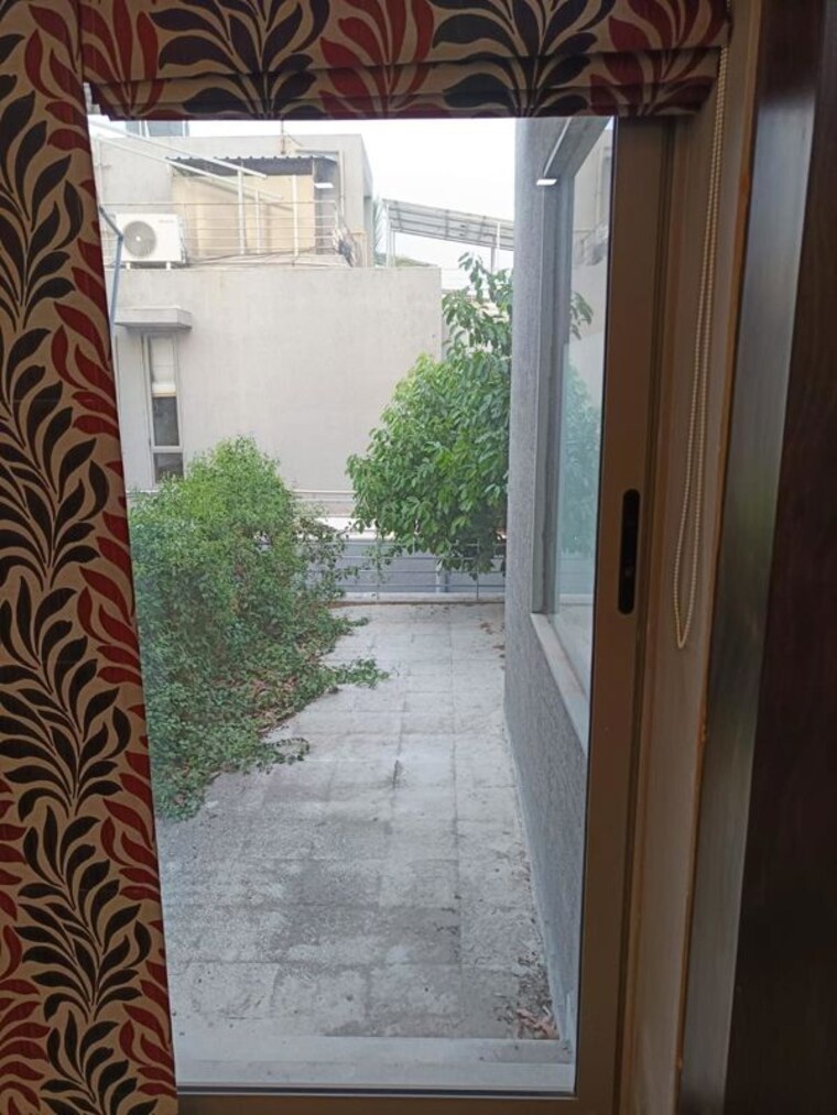 Balcony, science city 4 Bedroom 911 Sq.Yd. Villa In Science City Ahmedabad 10337964