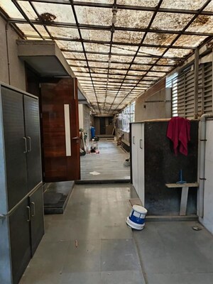 Parking in 4 BHK Villa at Science City – for Sale