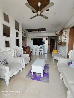 Team Area in 3 BHK Apartment at Shapoorji Pallonji Vicinia, Powai – for Rent