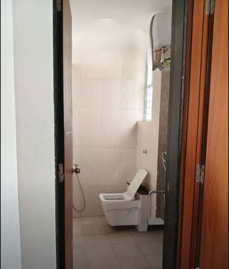 Bathroom, vishrantwadi 2 Bedroom 1000 Sq.Ft. Apartment In Vishrantwadi Pune 10337954