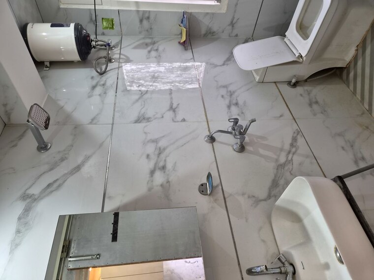 Washroom, emaar-emerald-floors-premier 1 RK 275 Sq.Ft. Apartment In Sector 65 Gurgaon 10338004