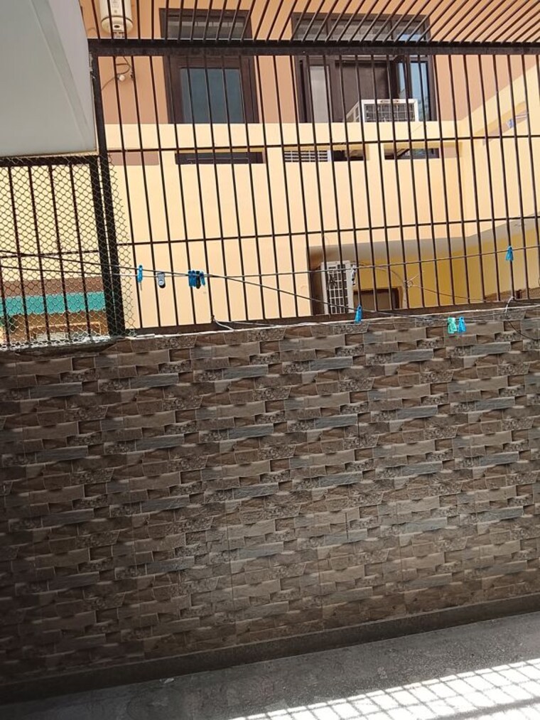 Balcony, sector 1 2.5 Bedroom 173 Sq.Yd. Builder Floor In Sector 1 Gurgaon 10338050