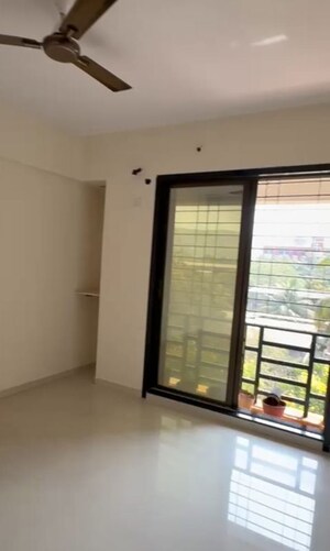 Room in 3 BHK Apartment at Nerul – for Rent