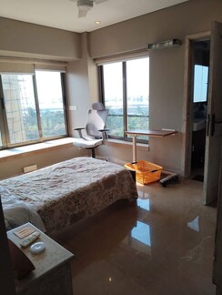 2 BHK + Pooja Room Apartment For Rent in Bandra West