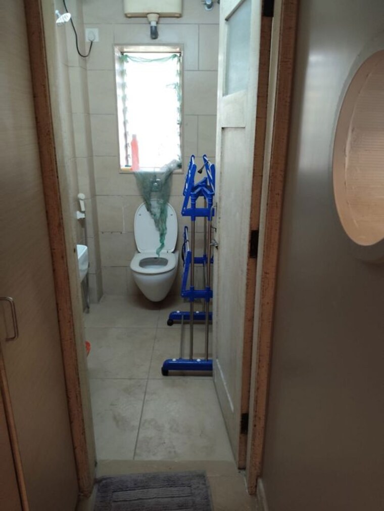 Bathroom, bandra west 2 Bedroom 700 Sq.Ft. Apartment In Bandra West Mumbai 10338085
