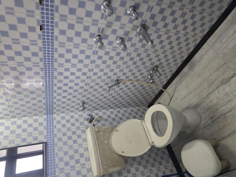 Bathroom, rushi-the-kollage-andheri 2 Bedroom 1090 Sq.Ft. Apartment In Andheri East Mumbai 10338090