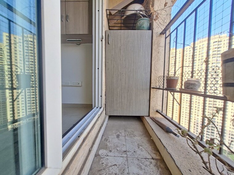 Balcony, rustomjee-urbania-acura 2 Bedroom 700 Sq.Ft. Apartment In Thane West Thane 10338041
