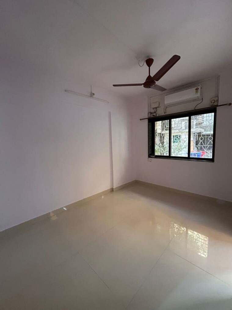 Room, bandra west 1 Bedroom 500 Sq.Ft. Apartment In Bandra West Mumbai 10338115