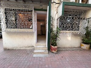1 BHK Apartment – Entrance View at Bandra West - for Rent