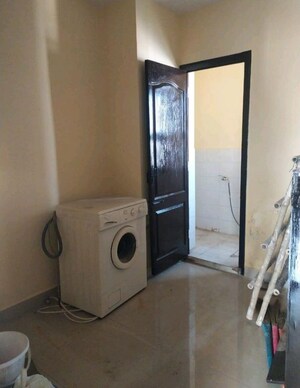 Bathroom in 3 BHK Apartment at Unitech Horizon, Pi Greater Noida – for Rent