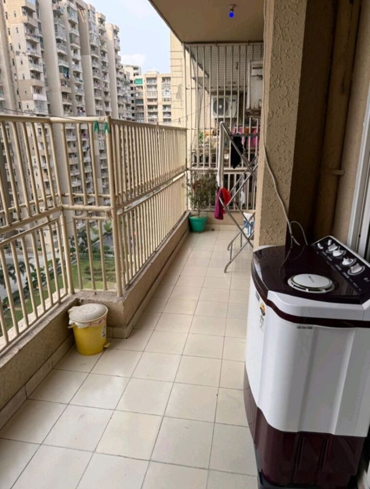 Balcony, unitech-horizon 3 Bedroom 1705 Sq.Ft. Apartment In Pi Greater Noida Greater Noida 10338150