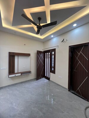Room in 4 BHK Independent House at Sector 115 – for Sale