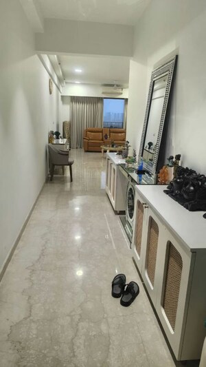 Room in 3 BHK Apartment at Godrej RKS, Chembur – for Rent
