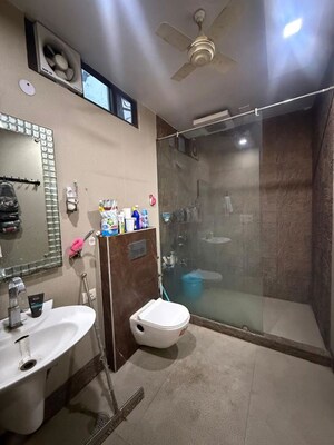 Bathroom in 1 BHK Builder Floor at Saket – for Rent
