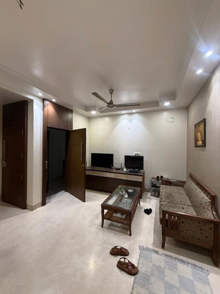 Living Room, saket 1 Bedroom 2000 Sq.Ft. Builder Floor In Saket Delhi 10328560