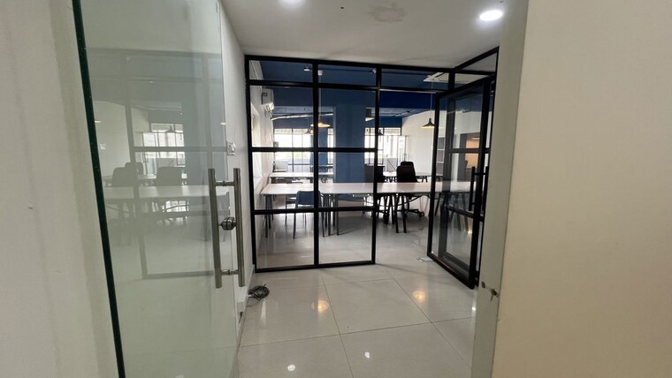 Room, jubilee hills Commercial Office Space 2500 Sq.Ft. In Jubilee Hills Hyderabad 10338173