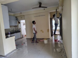 Building Lobby in 3 BHK Apartment at Panchsheel Greens, Sector 16 Greater Noida – for Rent