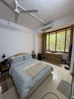 Bedroom in 2 BHK Apartment at Khar West – for Rent