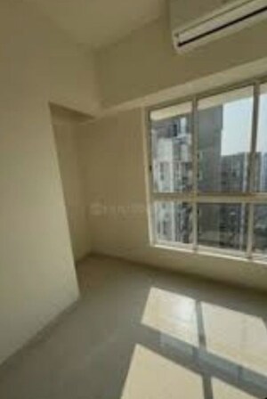 Room in 2 BHK Apartment at Lodha Amara, Kolshet Road – for Sale