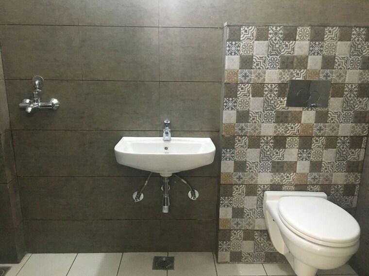 Bathroom, md-leafstone-apartments 2 Bedroom 1350 Sq.Ft. Apartment In Patiala Road Zirakpur 10338268