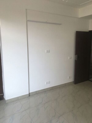 Room in 2 BHK Apartment at MD Leafstone Apartments, Patiala Road – for Sale