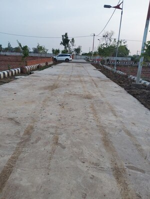   Plot at Gosainganj – for Sale