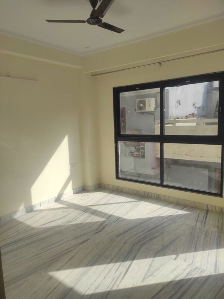 Room, empire-floors 3 Bedroom 1800 Sq.Ft. Builder Floor In Sector 57 Gurgaon 10338319