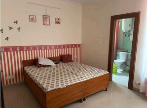 Bedroom in 4 BHK Apartment at Jalvayu Height, Phi Iii Greater Noida – for Rent