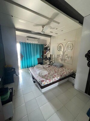 Bedroom in 3 BHK Apartment at Swastik Solitaire, Chembur – for Rent