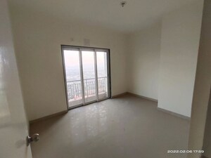 Room in 2 BHK Apartment at Indiabulls Greens, New Panvel – for Rent
