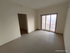 Room in 2 BHK Apartment at Indiabulls Greens, New Panvel – for Rent