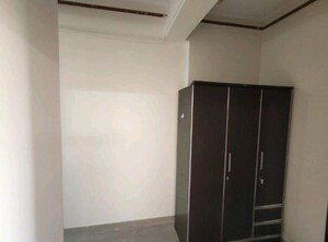 Room in 3 BHK Apartment at ACE Platinum, Zeta I Greater Noida – for Rent