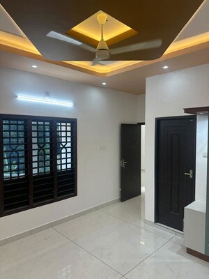 Room in 5 BHK Independent House at Cheroor – for Sale