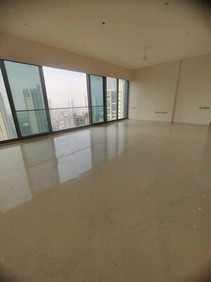 Room in 4 BHK Apartment at Rustomjee Crown, Prabhadevi – for Rent