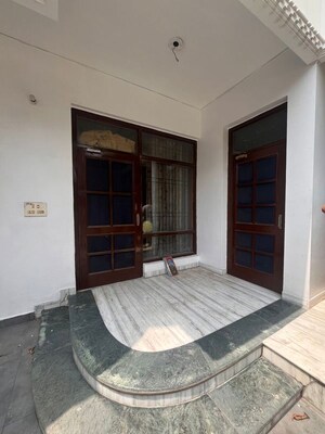 4 BHK Independent House – Entrance View at Sector 21 - for Rent