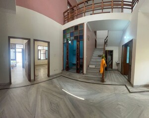 Lobby in 4 BHK Independent House at Sector 21 – for Rent