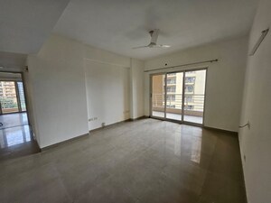 Room in 3 BHK Apartment at Sector 20 – for Rent