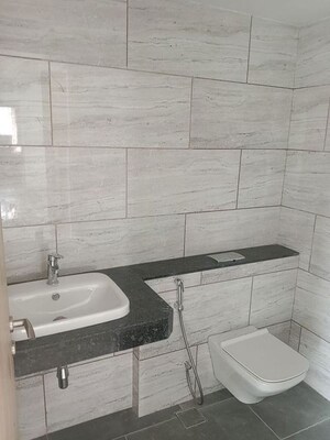 Bathroom in 4 BHK Apartment at Rustomjee Crown, Prabhadevi – for Rent