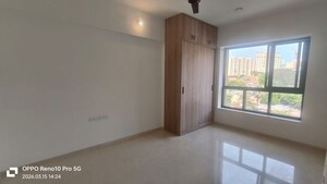 Room in 2 BHK Apartment at Shapoorji Pallonji Vicinia, Powai – for Rent