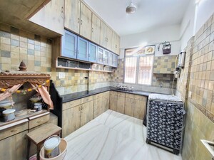 Bedroom in 2 BHK Apartment at Wadala – for Rent