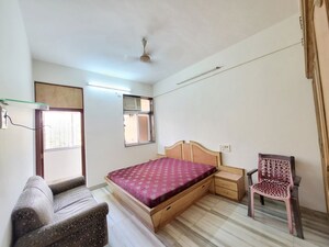 Bedroom in 2 BHK Apartment at Wadala – for Rent