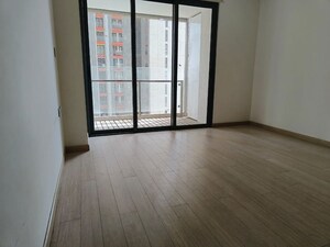 Room in 2 BHK Apartment at Lodha Altia, Wadala – for Rent