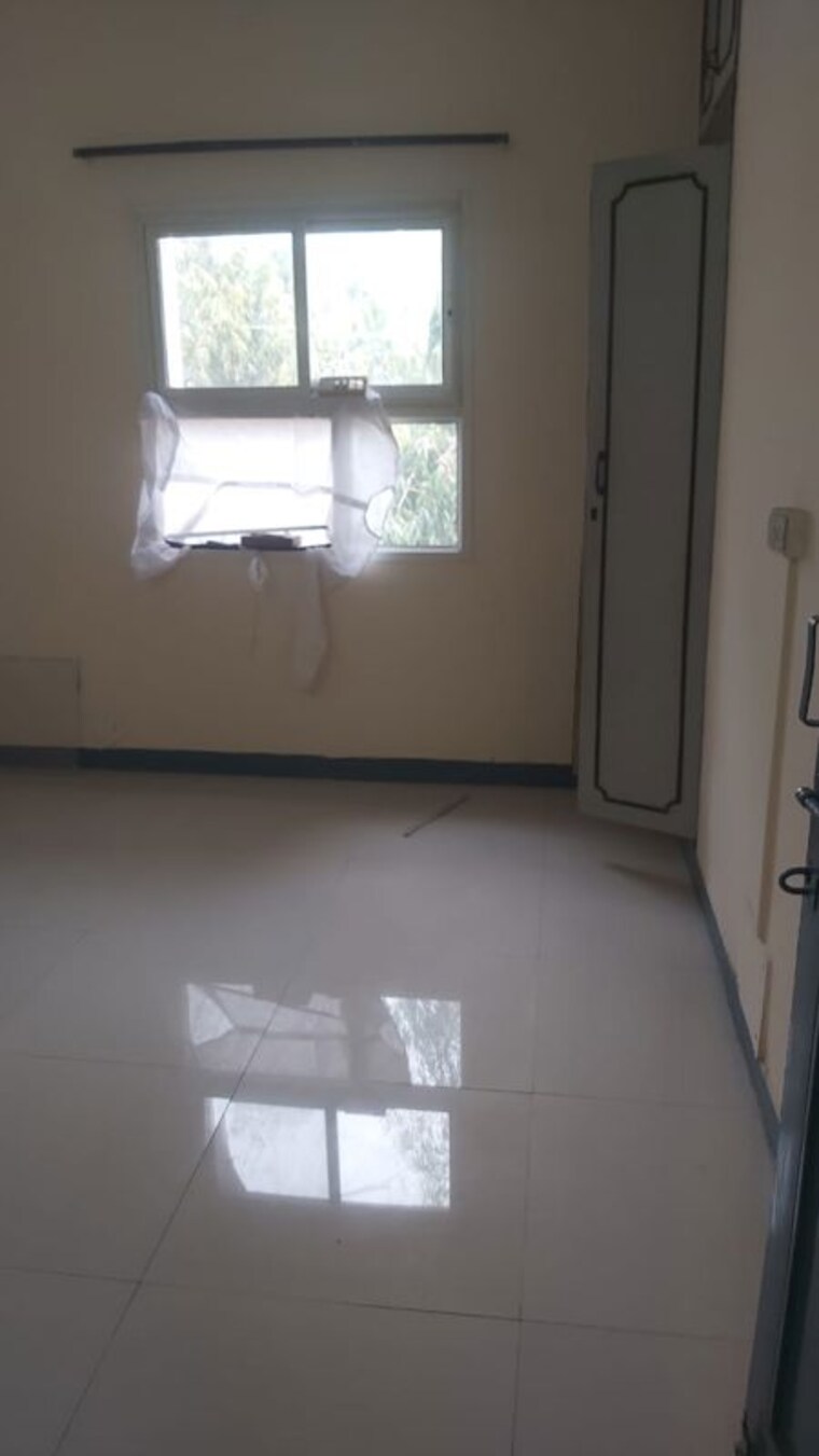 Room, mayur vihar 2.5 Bedroom 980 Sq.Ft. Apartment In Mayur Vihar Delhi 10338543