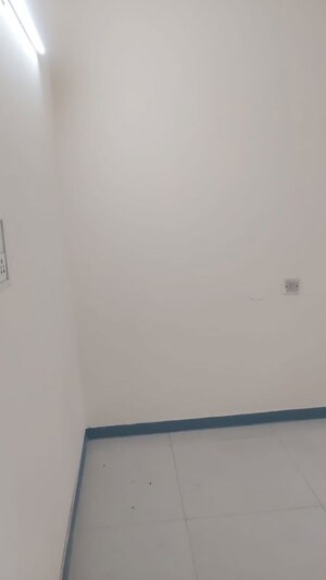 Room in 2.5 BHK Apartment at Mayur Vihar – for Sale