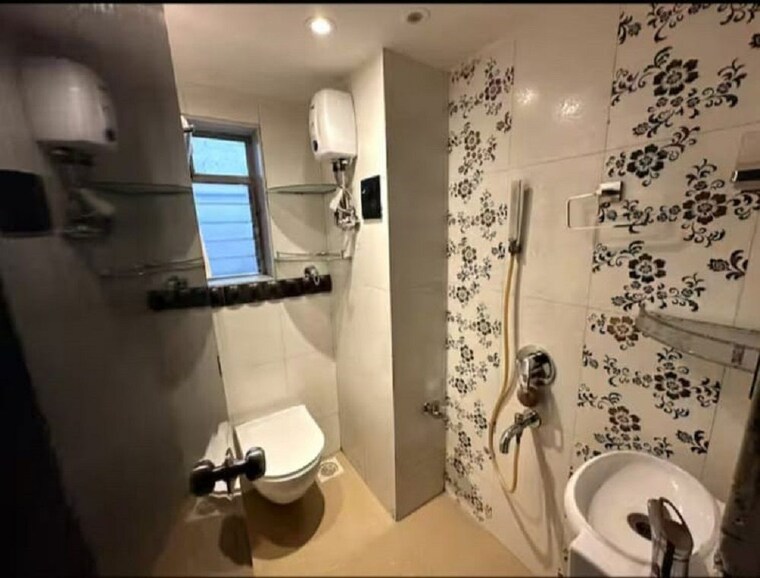 Washroom, bandra west 2 Bedroom 700 Sq.Ft. Apartment In Bandra West Mumbai 10338455